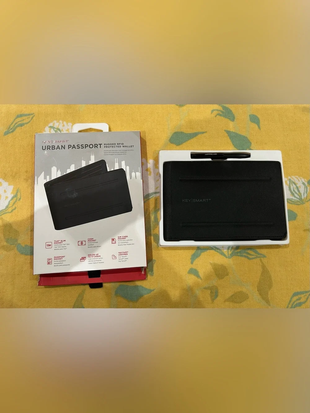 KeySmart Urban Passport RFID Travel Wallet Black New Complete w/ Box